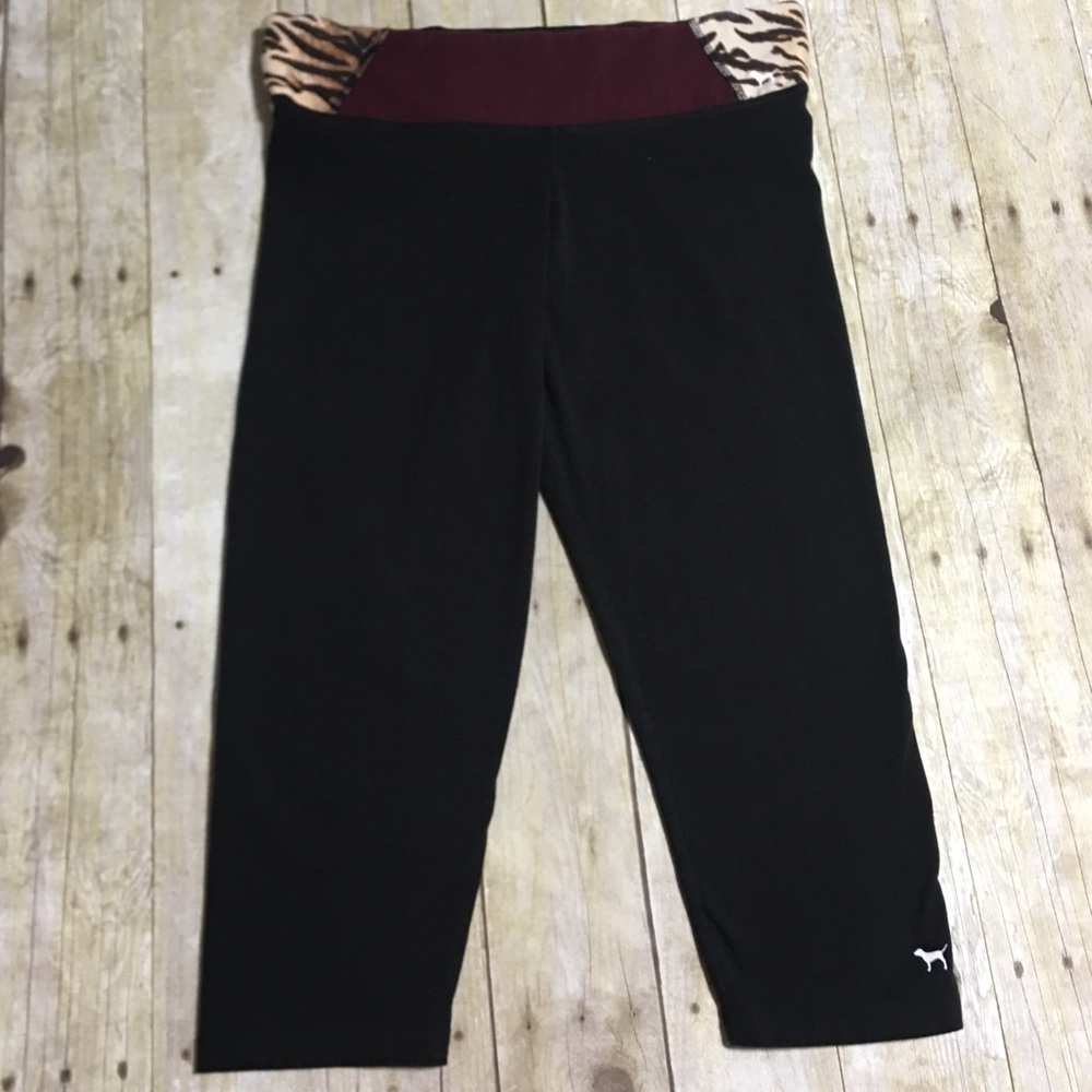 Victoria’s Secret PINK cropped yoga leggings